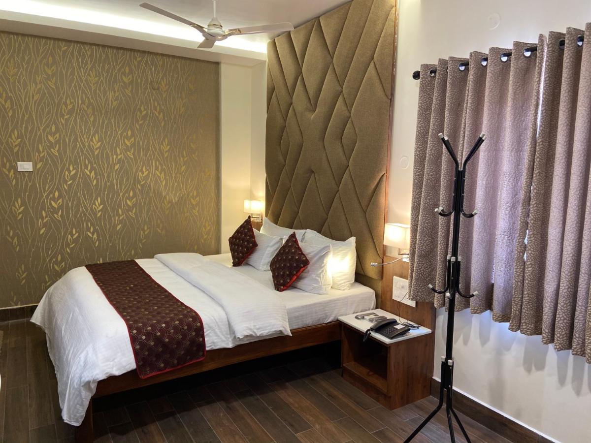 Le Shiv Executive Suite Theni Allinagaram Exterior foto