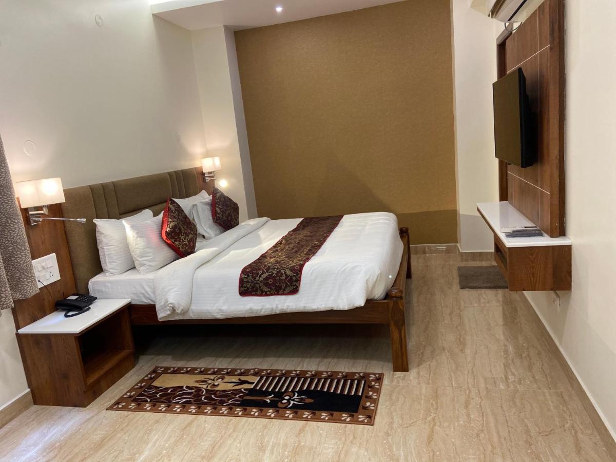 Le Shiv Executive Suite Theni Allinagaram Exterior foto