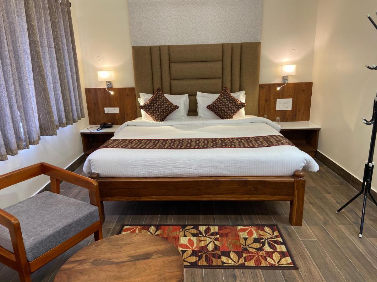 Le Shiv Executive Suite Theni Allinagaram Exterior foto