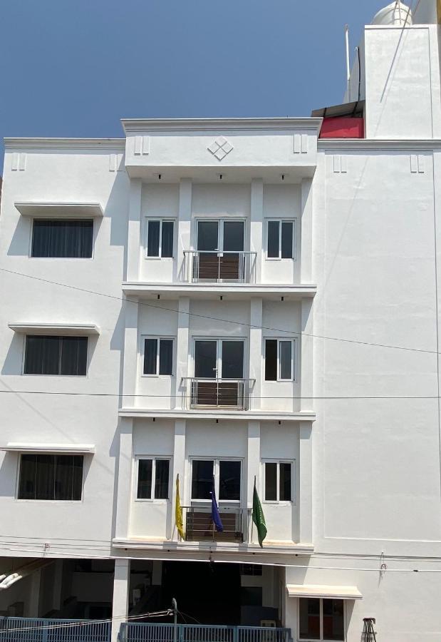 Le Shiv Executive Suite Theni Allinagaram Exterior foto