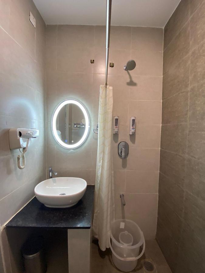 Le Shiv Executive Suite Theni Allinagaram Exterior foto