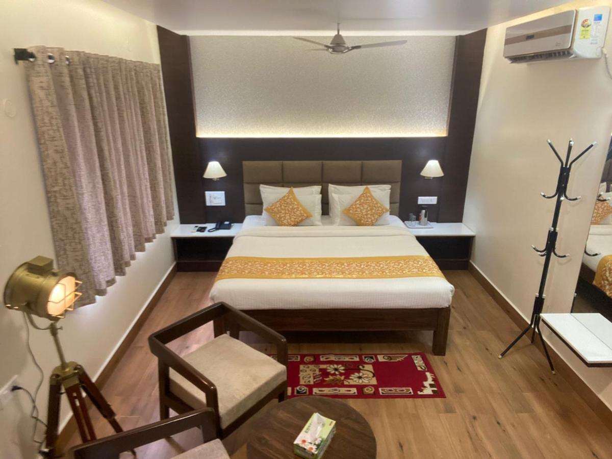 Le Shiv Executive Suite Theni Allinagaram Exterior foto